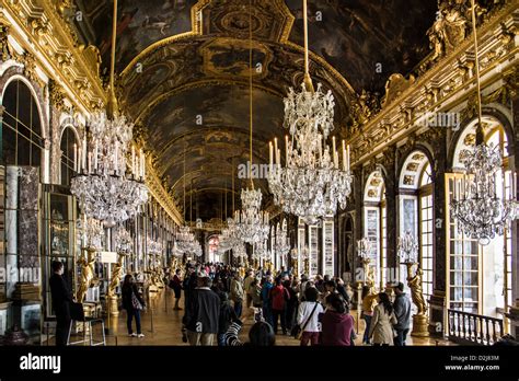  Das Wandbild der Spiegelsaal-Halle: Eine Explosion von Gold und spiritueller Energie!