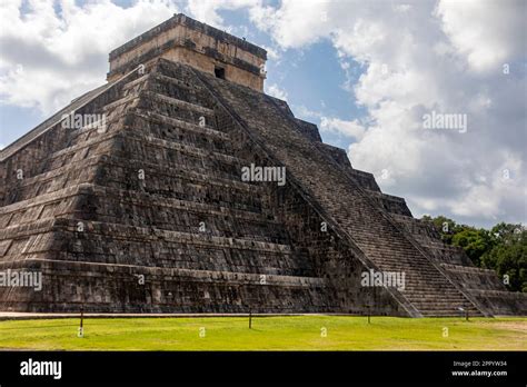  Die Sphingen von Chichen Itza - Mystisch und Detailreich!